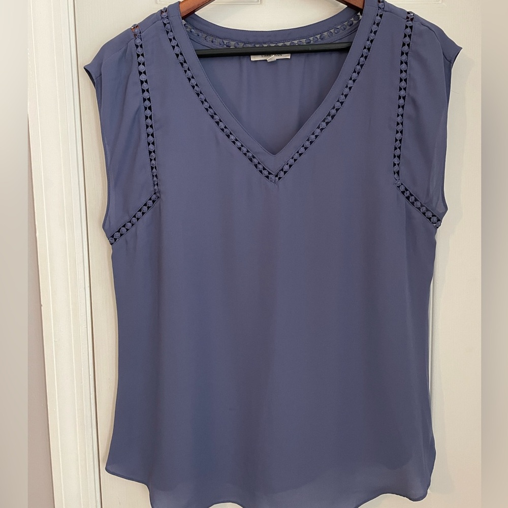 Women’s sleeveless purple blouse - size L Pink flowers- brand 41 Hawthorn